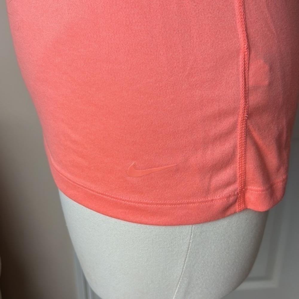 ‎Nike - Picture 3 of 8